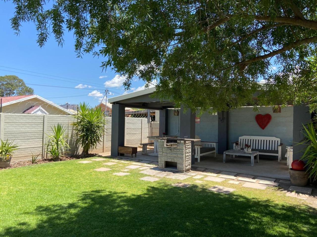 Karoo Heart Apartment Beaufort West Bagian luar foto
