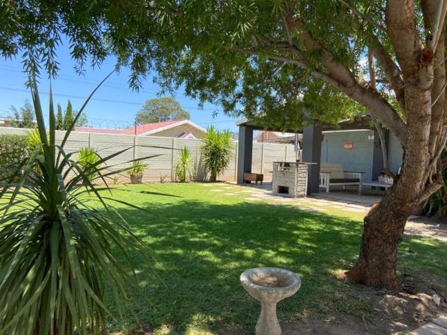 Karoo Heart Apartment Beaufort West Bagian luar foto