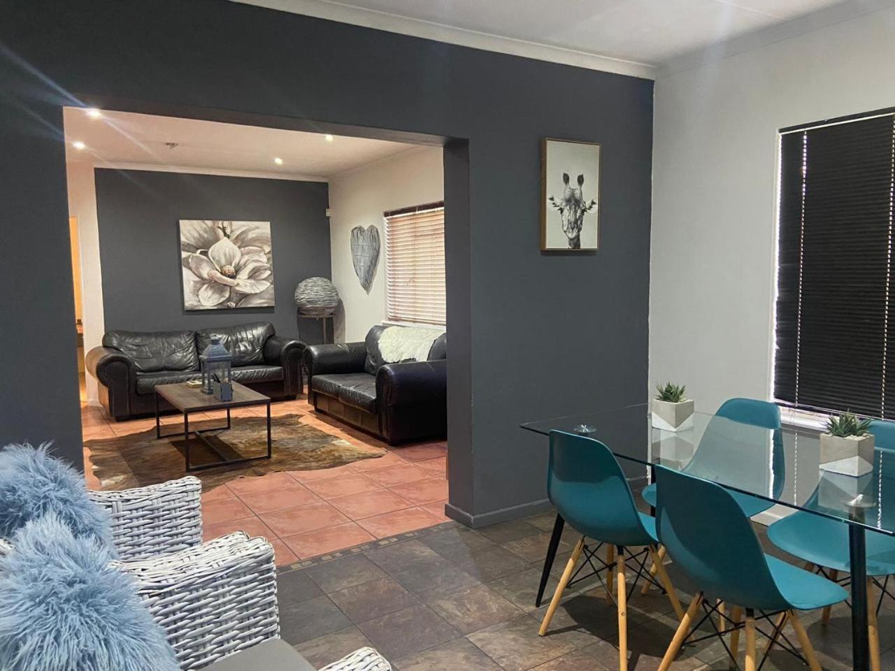 Karoo Heart Apartment Beaufort West Bagian luar foto
