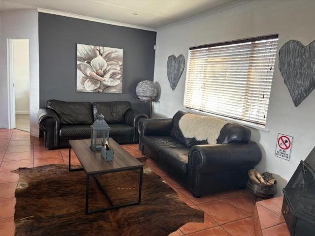 Karoo Heart Apartment Beaufort West Bagian luar foto