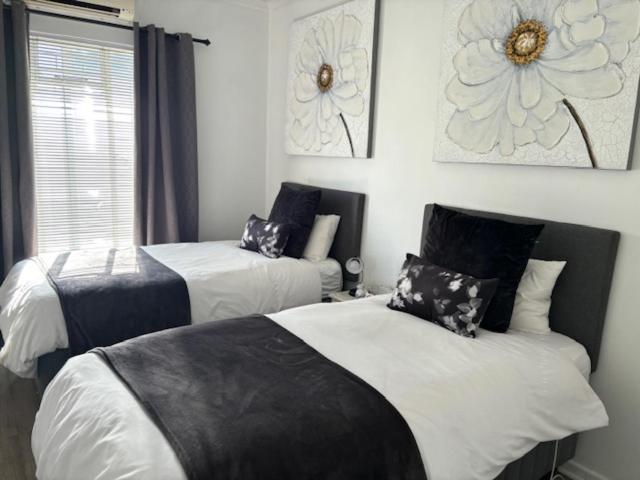 Karoo Heart Apartment Beaufort West Bagian luar foto