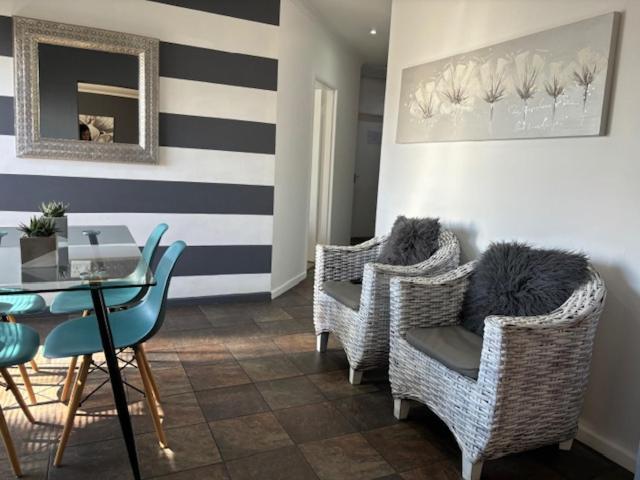 Karoo Heart Apartment Beaufort West Bagian luar foto