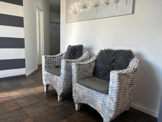 Karoo Heart Apartment Beaufort West Bagian luar foto